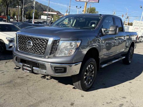 Used 2017 Nissan Titan SV AWD/4WD image 4