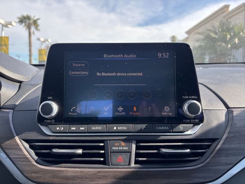 Used 2025 Nissan Altima 2.5 SV image 20