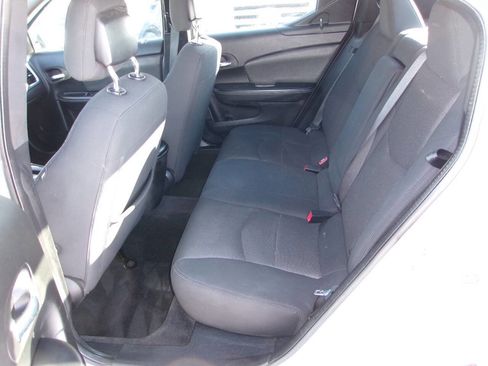 Used 2011 Dodge Avenger Express image 9