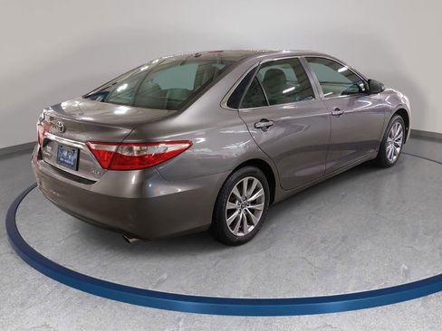 Used 2016 Toyota Camry XLE FWD image 5