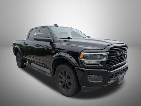 Used 2019 RAM 2500 Laramie w/ Black Appearance Package AWD/4WD image 2