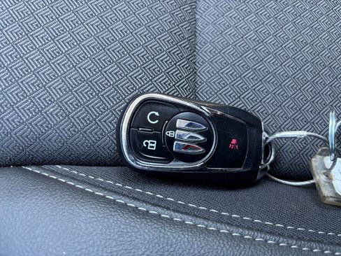 Used 2025 Buick Encore GX Preferred FWD image 21