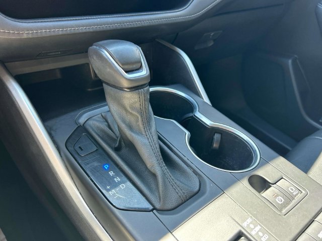 Used 2021 Toyota Highlander XLE FWD image 39