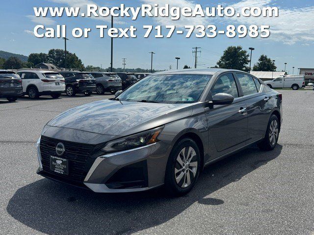Used 2023 Nissan Altima 2.5 S FWD image 2