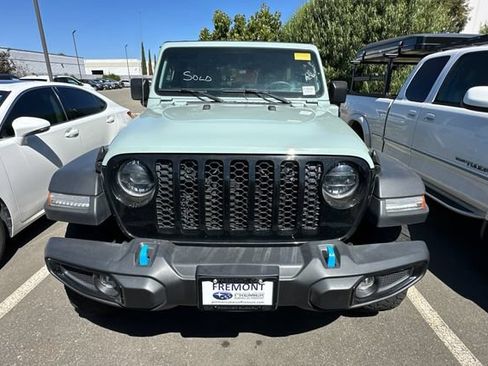 Used 2023 Jeep Wrangler Unlimited w/ 8.4" Radio Group AWD/4WD image 3