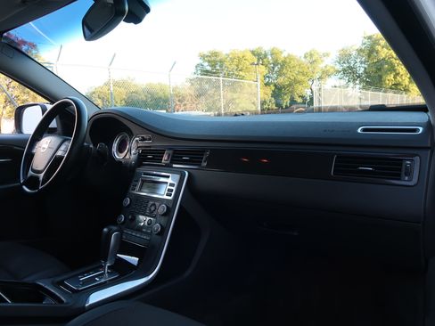 Used 2011 Volvo XC70 3.2 image 25