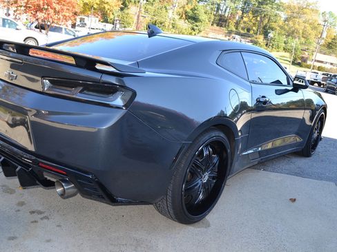 Used 2018 Chevrolet Camaro SS image 7