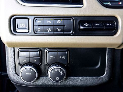 Used 2023 Chevrolet Tahoe Premier image 16