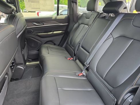 New 2026 Jeep Grand Cherokee Limited AWD/4WD image 14
