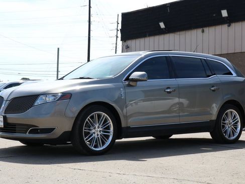 Used 2015 Lincoln MKT AWD w/ Equipment Group 201A image 18