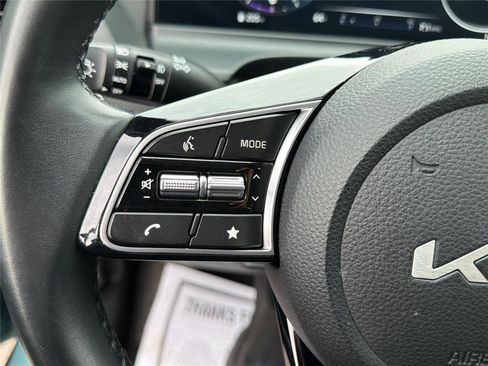 Used 2024 Kia Seltos EX FWD image 19