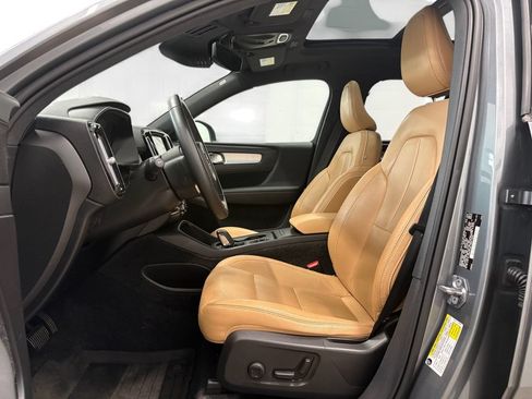 Used 2019 Volvo XC40 T5 Momentum AWD/4WD image 10