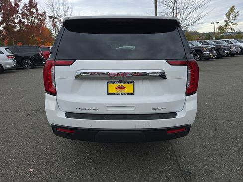 Used 2024 GMC Yukon XL SLE image 5