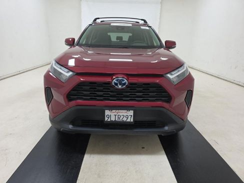 Used 2024 Toyota RAV4 LE AWD/4WD image 5