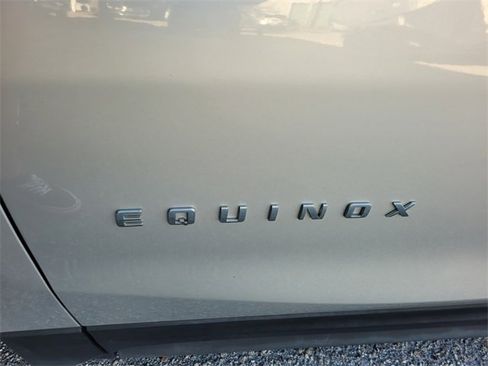 Used 2022 Chevrolet Equinox LT image 3