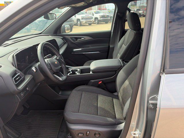 Used 2026 Chevrolet Traverse LT FWD image 6