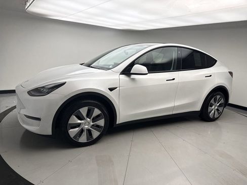 Used 2023 Tesla Model Y Long Range AWD/4WD image 1