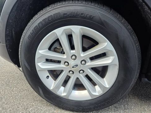 Used 2013 Ford Explorer XLT AWD/4WD image 9