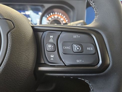 Used 2026 Jeep Wrangler Sport AWD/4WD image 22
