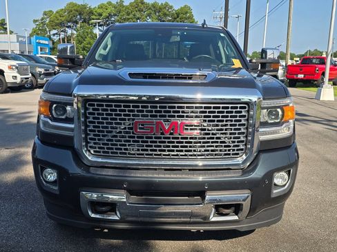 Certified 2017 GMC Sierra 2500 Denali w/ Duramax Plus Package AWD/4WD image 8