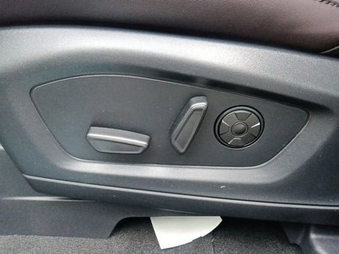 New 2026 Ford Explorer Platinum image 16