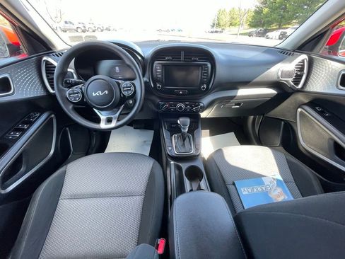Certified 2023 Kia Soul LX w/ LX Technology Package FWD image 19
