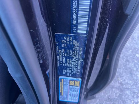 Used 2026 Kia Carnival FWD image 32