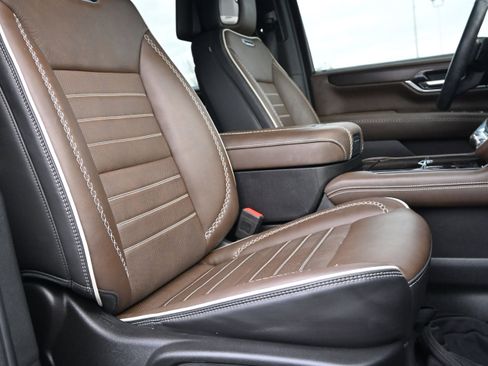 Used 2025 GMC Yukon Denali Ultimate image 35