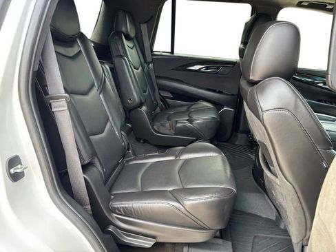 Used 2020 Cadillac Escalade Platinum AWD/4WD image 23