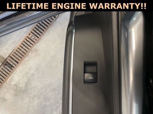 Used 2025 GMC Acadia Elevation image 41