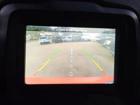 Used 2018 Jeep Renegade Latitude w/ Popular Equipment Group image 13