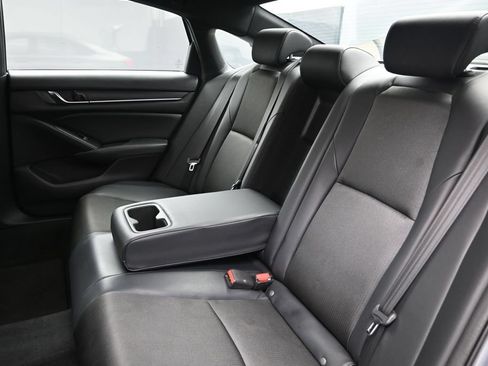 Used 2018 Honda Accord Sport image 13