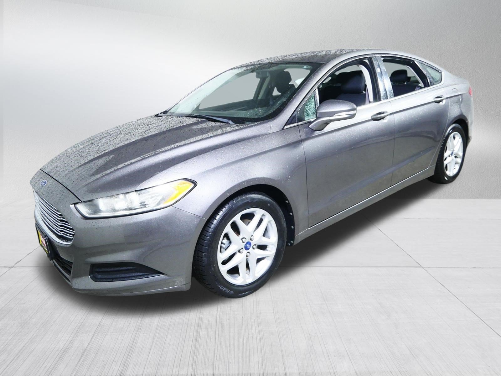Used 2013 Ford Fusion SE FWD image 3