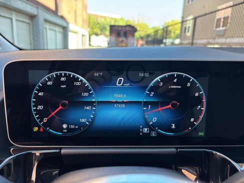 Used 2021 Mercedes-Benz GLA 250 4MATIC image 17