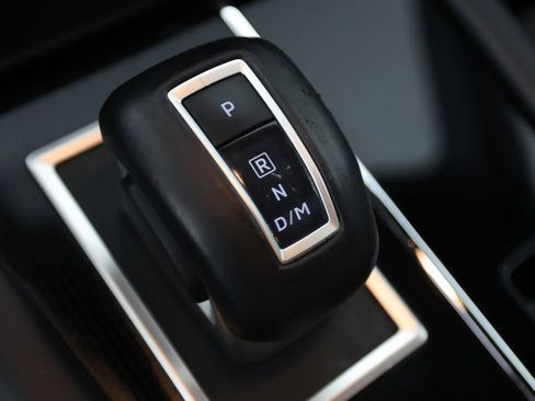 Used 2024 Mitsubishi Outlander SE Black Edition FWD image 24