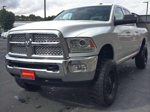 Used 2016 RAM 2500 Tradesman w/ Chrome Appearance Group AWD/4WD image 3
