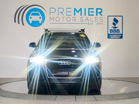 Used 2018 Audi Q3 2.0T Premium Plus w/ Premium Plus Package FWD image 5