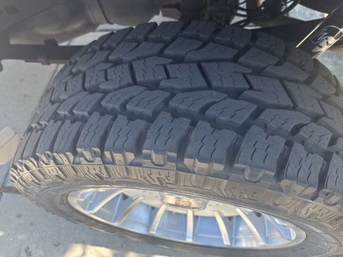 Used 2019 Ford F150 Lariat w/ Equipment Group 502A Luxury AWD/4WD image 6