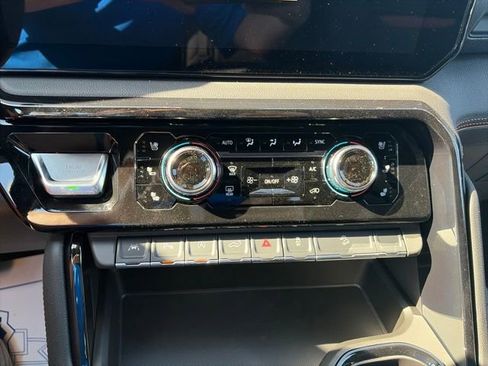 New 2026 GMC Sierra 1500 AT4 w/ AT4 Premium Package AWD/4WD image 22