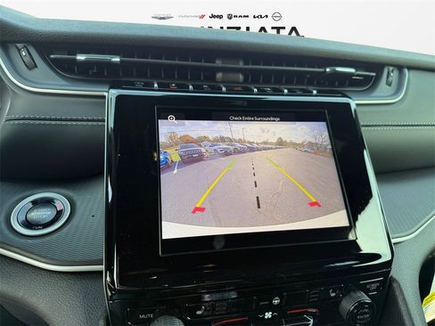 New 2025 Jeep Grand Cherokee Laredo X image 23