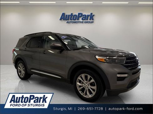 Certified 2023 Ford Explorer XLT w/ Equipment Group 202A AWD/4WD image 1