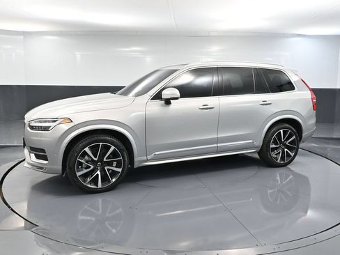 Used 2024 Volvo XC90 B5 Plus AWD/4WD image 10