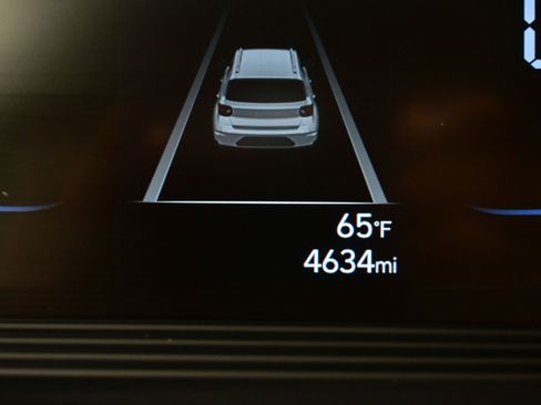 Certified 2025 Hyundai Venue SEL image 25