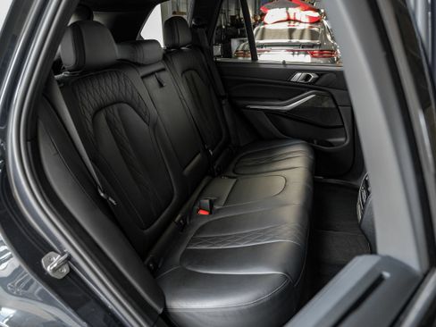 Used 2022 BMW X5 xDrive40i w/ M Sport Package AWD/4WD image 46