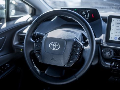 Used 2024 Toyota Prius XLE image 18