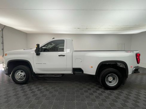 Used 2025 Chevrolet Silverado 3500 W/T w/ WT/CX Safety Package AWD/4WD image 9