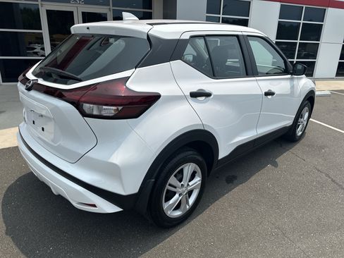 Used 2025 Nissan Kicks Play S FWD image 8