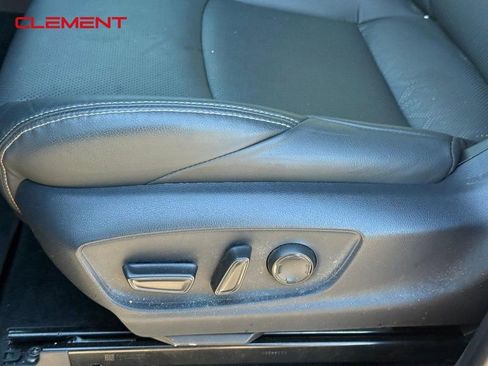 Used 2025 Toyota Tacoma Limited image 20