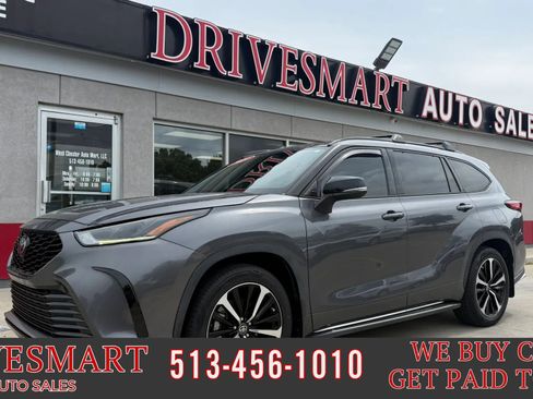 Used 2021 Toyota Highlander XSE FWD image 1