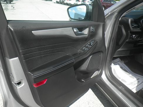 Certified 2023 Ford Escape Platinum w/ Premium Technology Package image 16